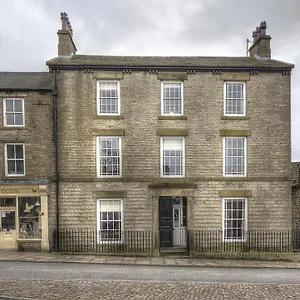 Skeldale House Aparthotel